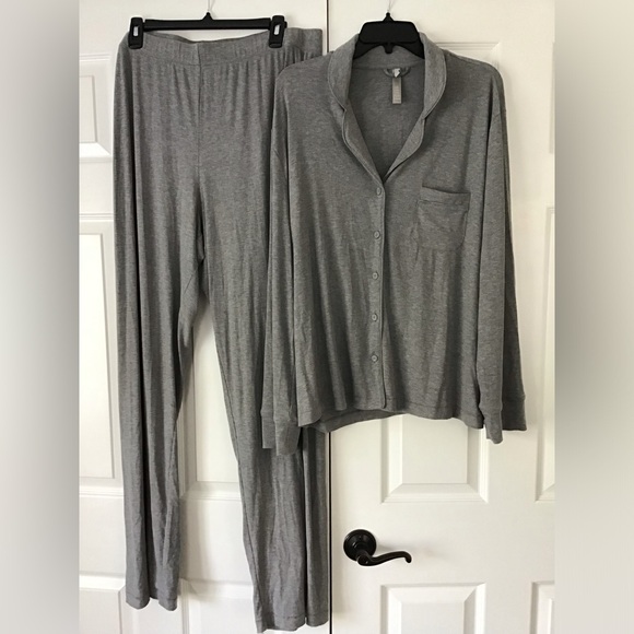 SKIMS Soft Lounge Sleep Set | Heather Gray - Picture 9 of 16